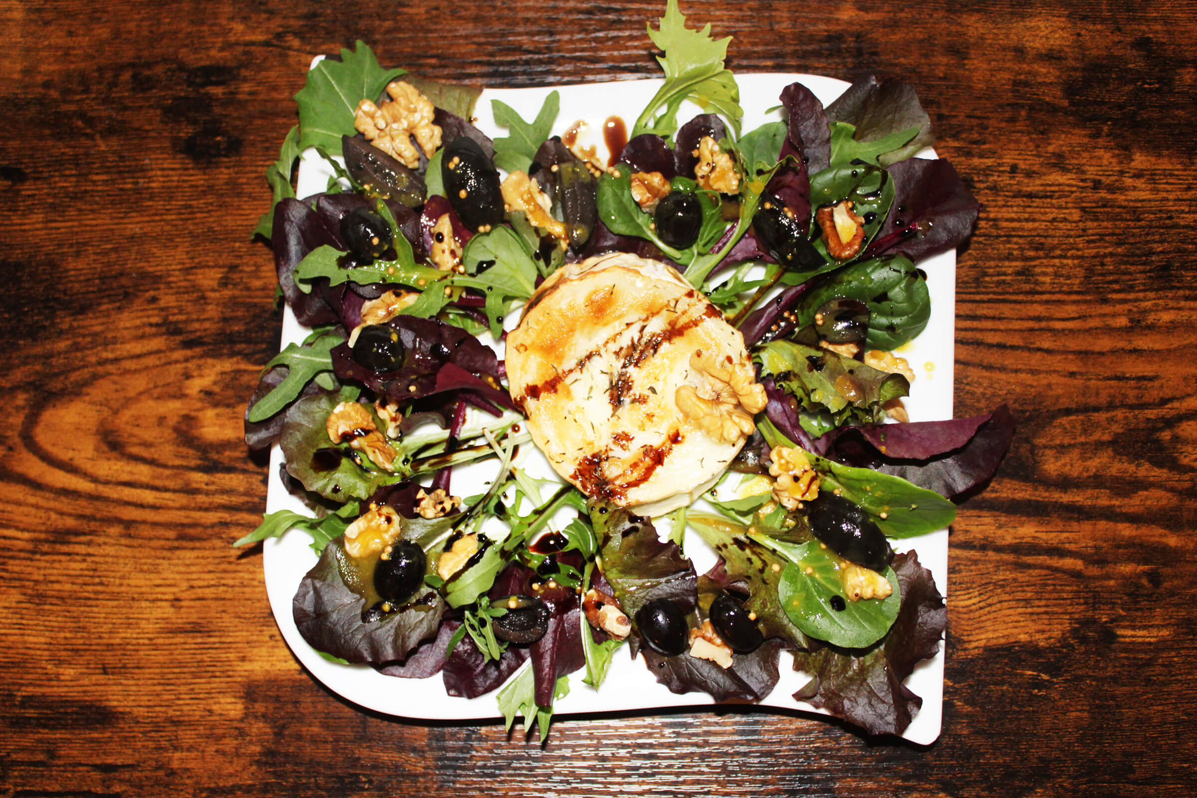 Gebackener-Ziegenkaese-auf-Salat