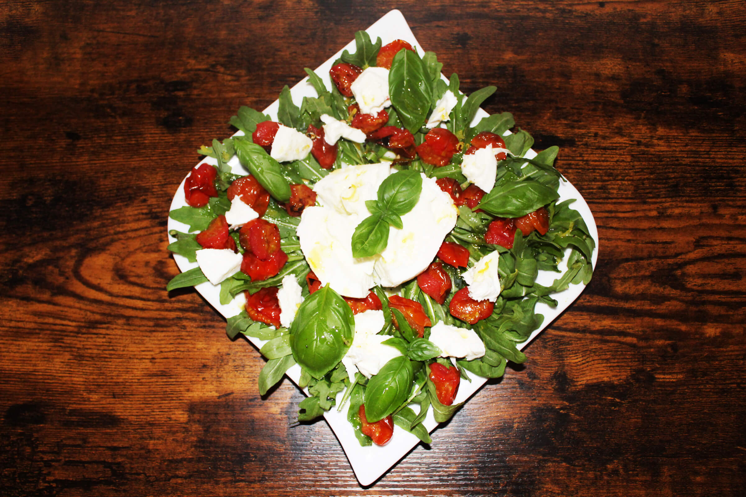Tomaten-Bueffelmozzarella-Salat